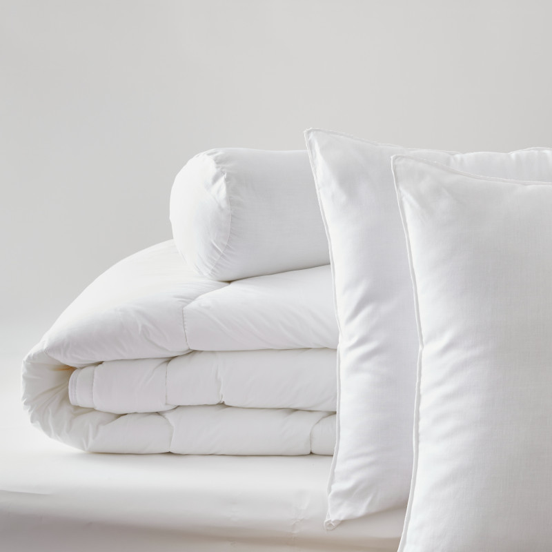 Pack Couette très chaude 240 x 220 + 2 Oreillers 60 x 60 + Polochon 140 Polycoton "Confort" traité Anti Acarien Soft & care