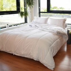 Couette toutes saisons microfibre 220 x 240 cm pour lit 2 places 140 x 190 cm à 160 x 200 cm